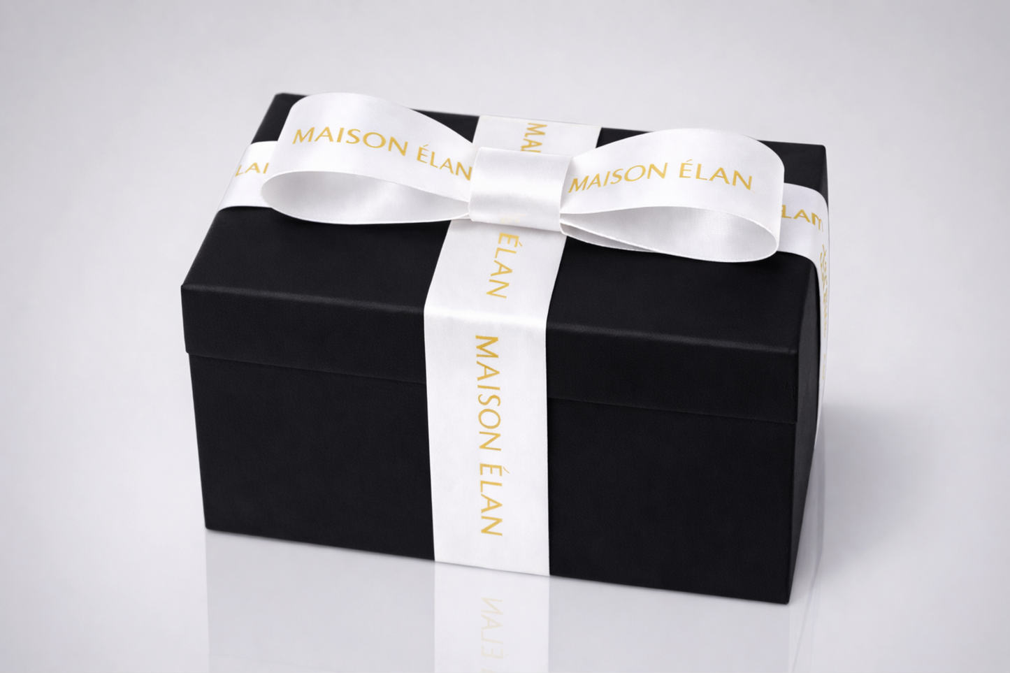 Ruban cadeau blanc large avec imprimé JM Band®.